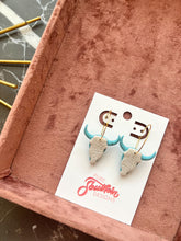 Load image into Gallery viewer, Bessie Hoops