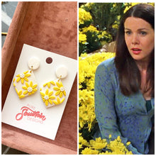 Load image into Gallery viewer, 1,000 Yellow Daisies