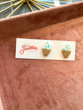 Load image into Gallery viewer, Taylor