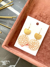 Load image into Gallery viewer, Beth